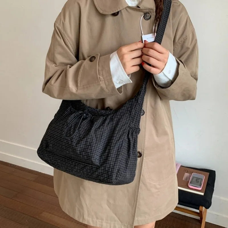 Elegant One Shoulder Versatile Crossbody Retro Work Travel Stylish Bag Suitable During A City Tour